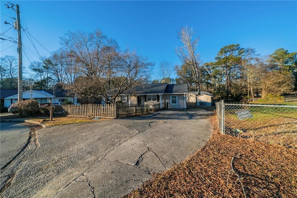 4 bedroom, 2 bathroom single family residence sold at 20 Porter Court, Hampton, GA 30228