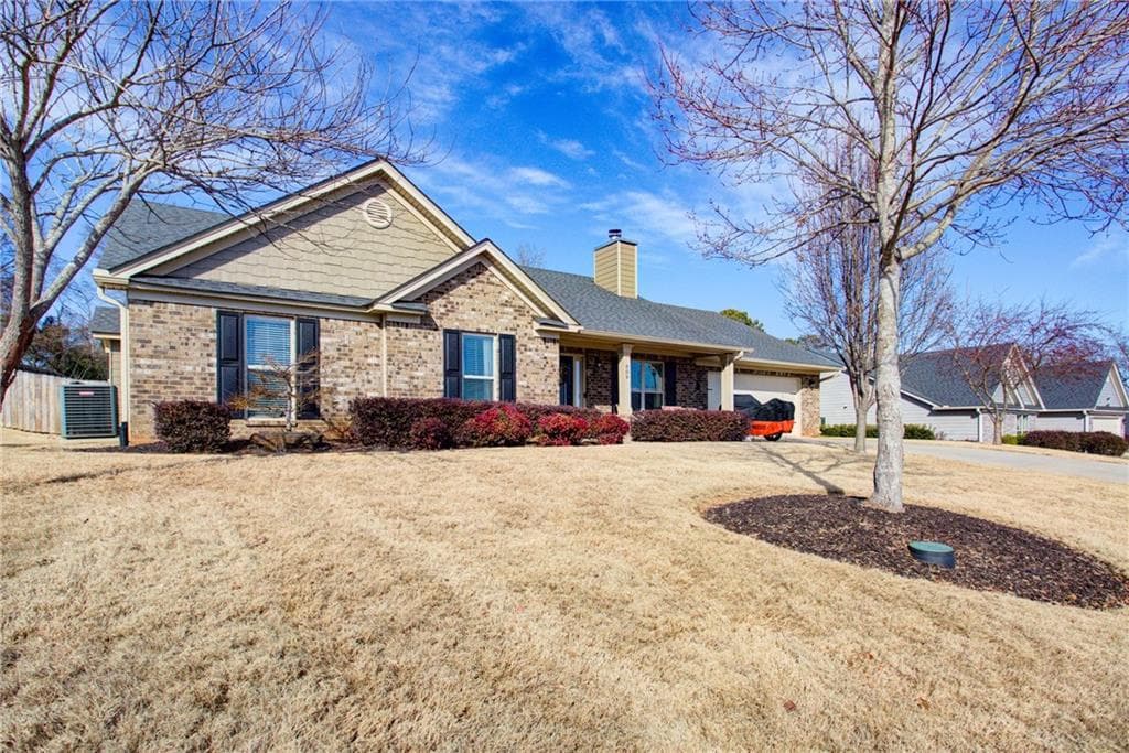 4 bedroom, 3 bathroom single family residence sold at 609 Lake Vista Drive, Jefferson, GA 30549