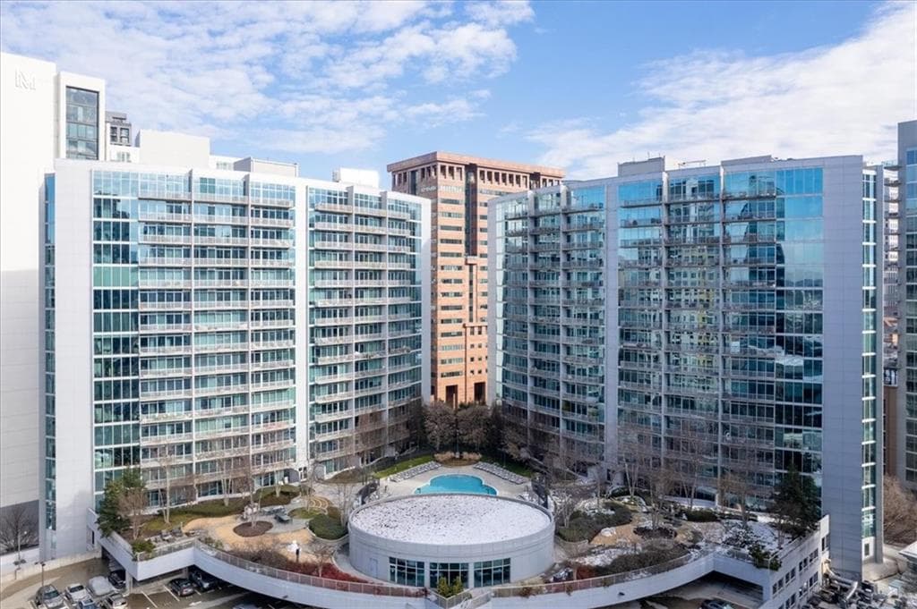 1 bedroom, 1 bathroom, 768 sq ft condominium sold at 44 Peachtree Place 1128, Atlanta, GA 30309