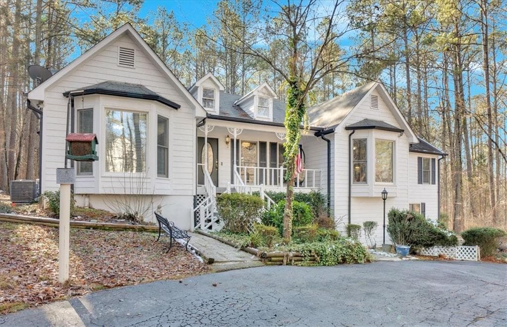 3 bedroom, 3 bathroom, 2,017 sq ft single family residence sold at 5004 Cedarcrest Road, Acworth, GA 30101