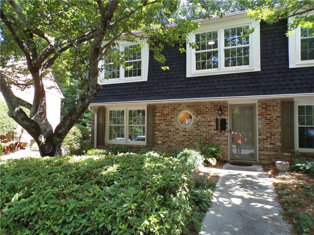 3 bedroom, 3 bathroom, 1,728 sq ft condominium sold at 2482 Northlake Court, Atlanta, GA 30345