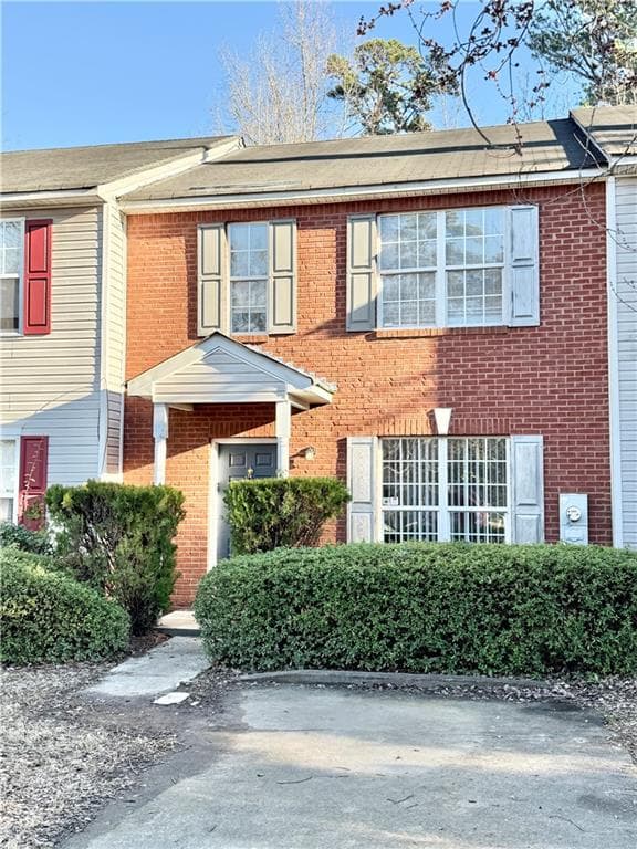 3 bedroom, 3 bathroom townhouse sold at 2884 Norfair Loop, Lithonia, GA 30038