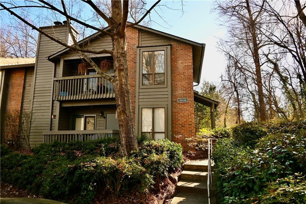 2 bedroom, 2 bathroom, 1,178 sq ft condominium sold at 1114 Mcclelen Way, Decatur, GA 30033