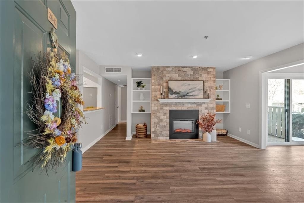 1 bedroom, 1 bathroom, 852 sq ft condominium sold at 2642 Vinings Central Drive 3, Atlanta, GA 30339
