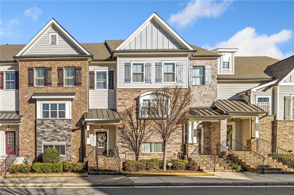 3 bedroom, 4 bathroom townhouse sold at 132 Marietta Walk Trace, Marietta, GA 30064