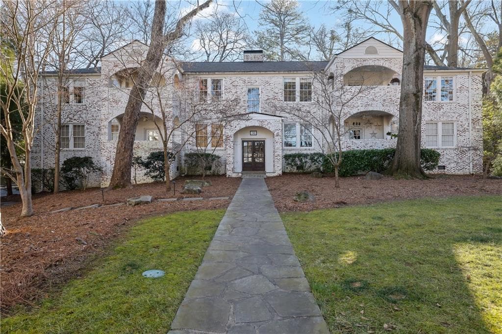 2 bedroom, 2 bathroom, 1,495 sq ft condominium sold at 51 Peachtree Memorial Drive 4, Atlanta, GA 30309