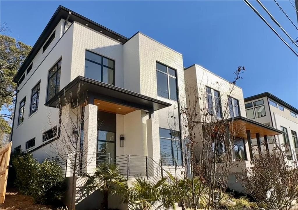 4 bedroom, 5 bathroom single family residence sold at 192 East Lake Terrace, Atlanta, GA 30317