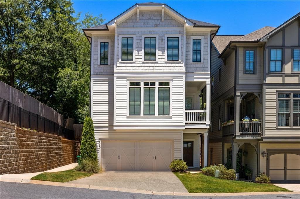 5 bedroom, 5 bathroom single family residence sold at 770 Grove Bend, Decatur, GA 30030