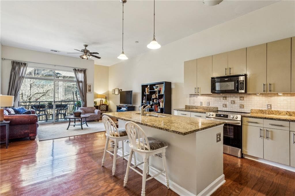 1 bedroom, 2 bathroom, 855 sq ft condominium sold at 711 Cosmopolitan Drive 149, Atlanta, GA 30324