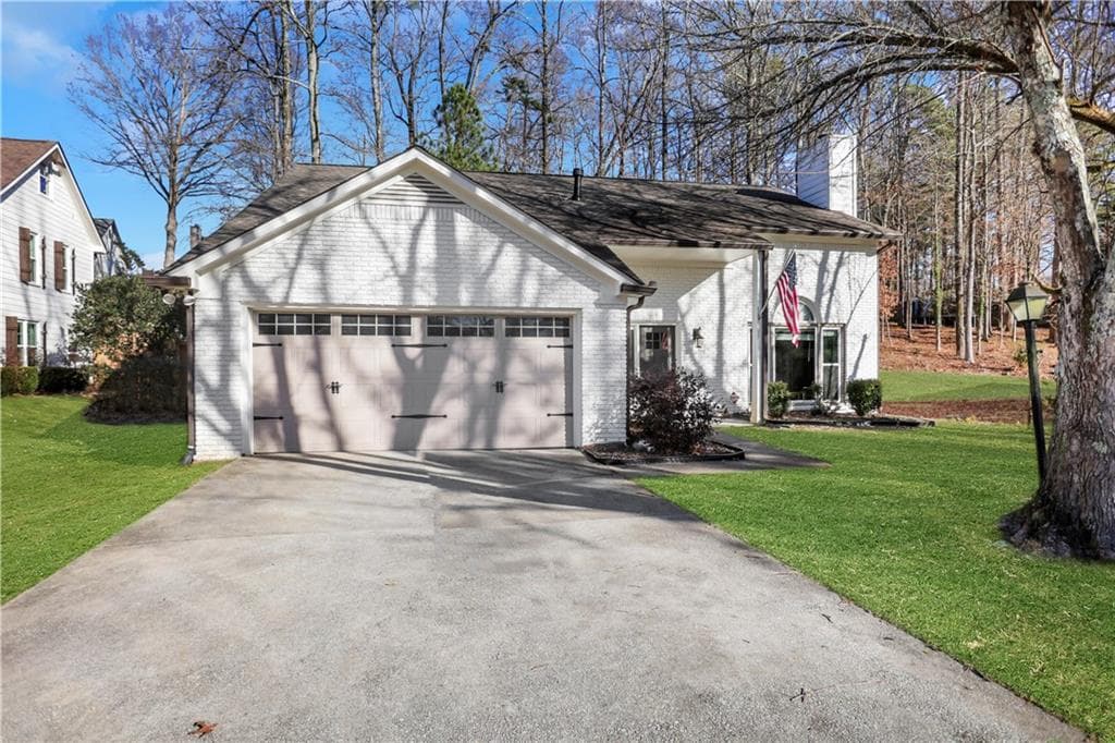 3 bedroom, 3 bathroom, 2,037 sq ft single family residence sold at 105 Ocee View Court, Alpharetta, GA 30022