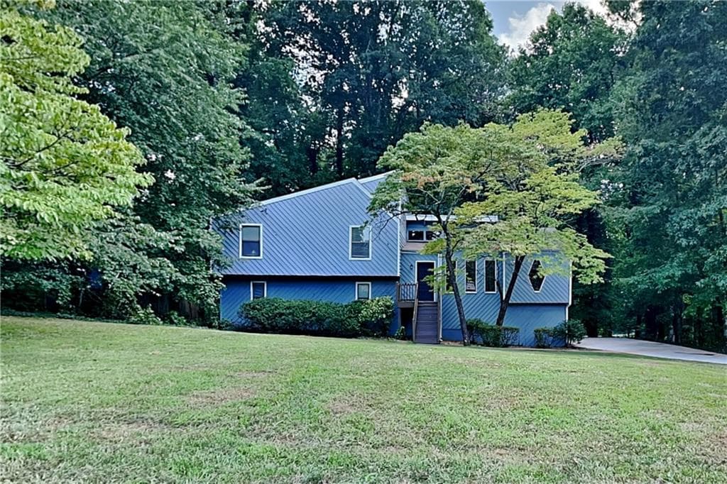 5 bedroom, 3 bathroom, 2,578 sq ft single family residence sold at 3258 Winter Wood Court, Marietta, GA 30062