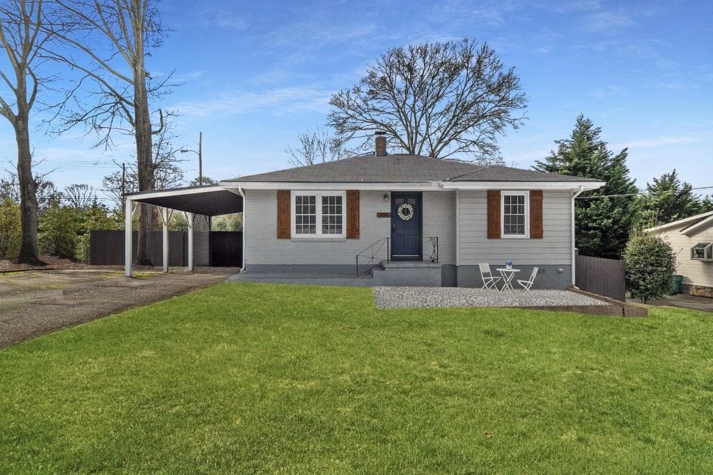2 bedroom, 1 bathroom, 964 sq ft single family residence sold at 968 Dell Avenue, Smyrna, GA 30080