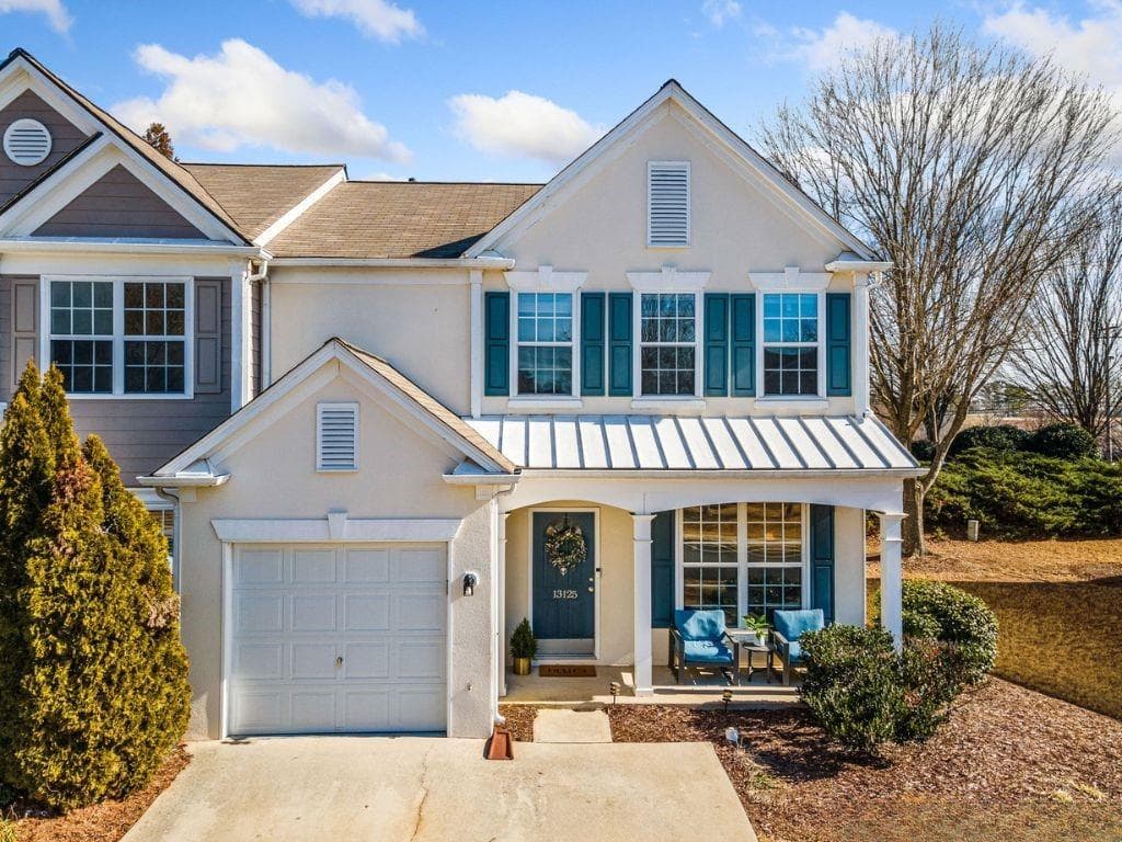 3 bedroom, 3 bathroom, 1,647 sq ft townhouse sold at 13125 Commonwealth Point, Alpharetta, GA 30004