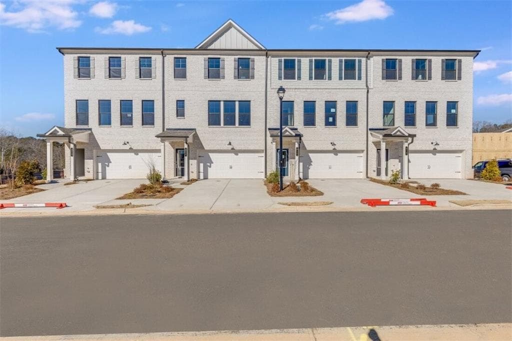 3 bedroom, 4 bathroom townhouse sold at 214 Wilder Ridge Way, Lawrenceville, GA 30044