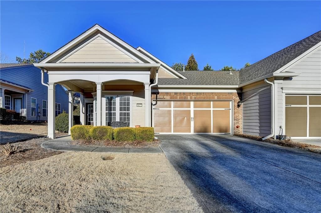 2 bedroom, 2 bathroom townhouse sold at 6127 Longleaf Drive, Hoschton, GA 30548