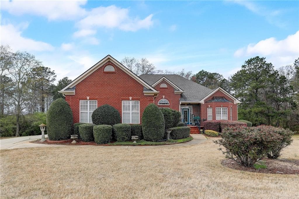 3 bedroom, 2 bathroom single family residence sold at 209 Candice Court, Hampton, GA 30228