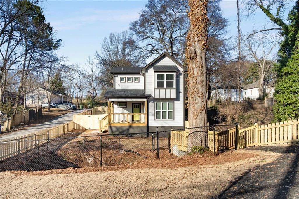 3 bedroom, 3 bathroom, 1,647 sq ft single family residence sold at 40 Thayer Avenue, Atlanta, GA 30315