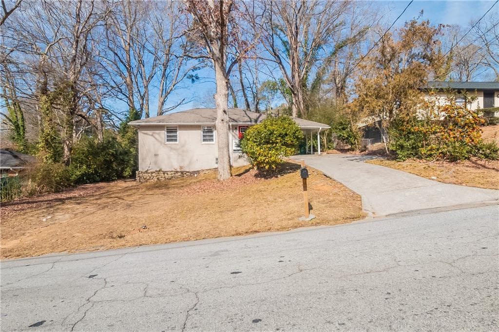 4 bedroom, 1 bathroom, 1,118 sq ft single family residence for sale at 3018 Meadowview Drive, Atlanta, GA 30316