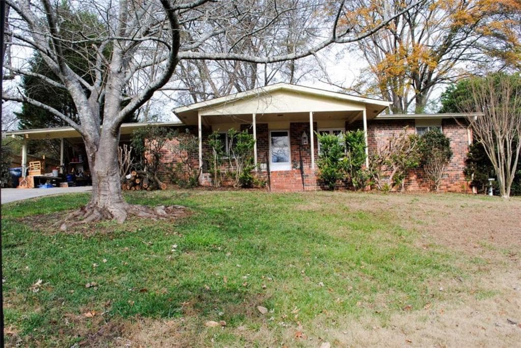 3 bedroom, 2 bathroom single family residence sold at 2499 Little John Trail, Marietta, GA 30067