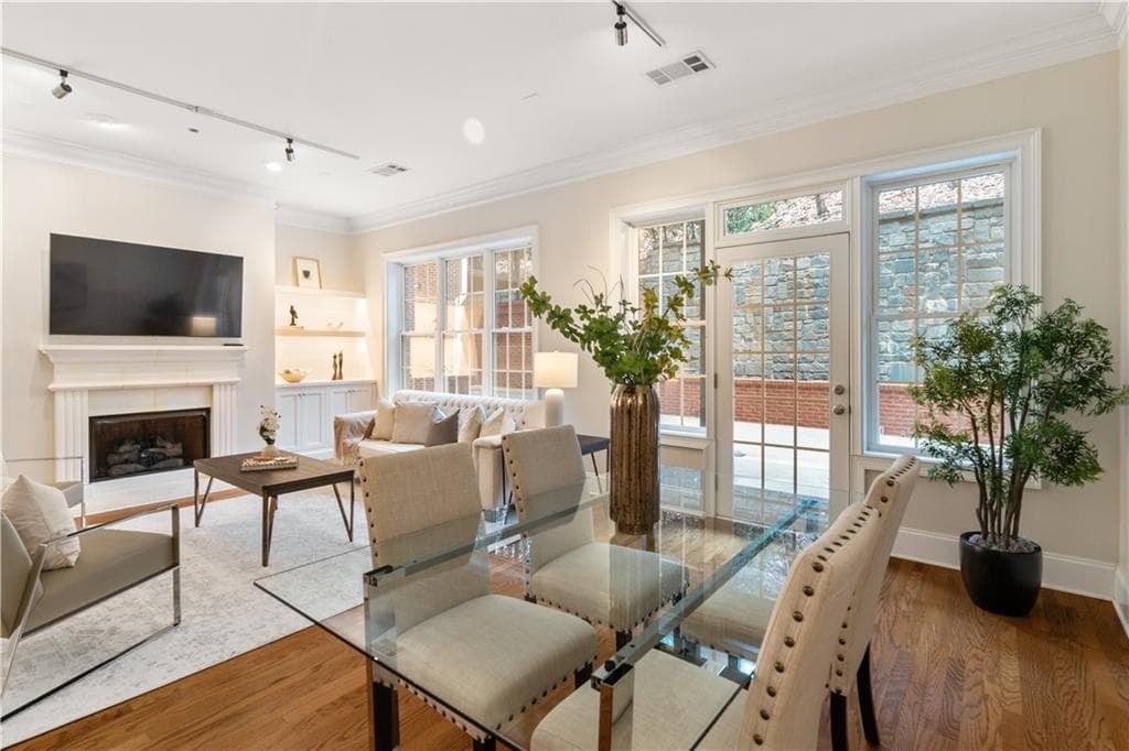 2 bedroom, 3 bathroom, 1,877 sq ft condominium sold at 3280 Stillhouse Lane 109, Atlanta, GA 30339