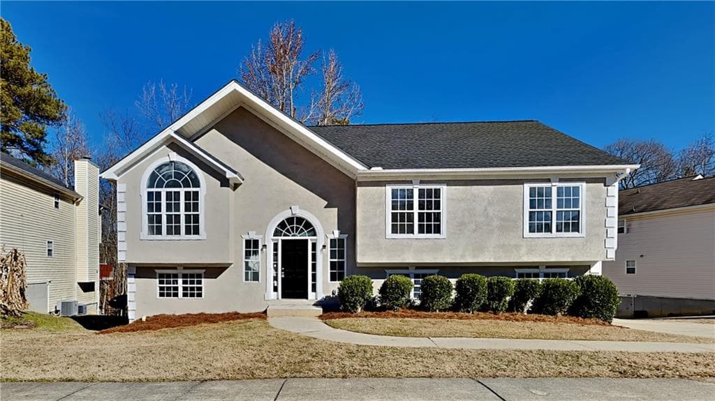 6 bedroom, 4 bathroom single family residence sold at 5939 GRAYWOOD Circle, Mableton, GA 30126