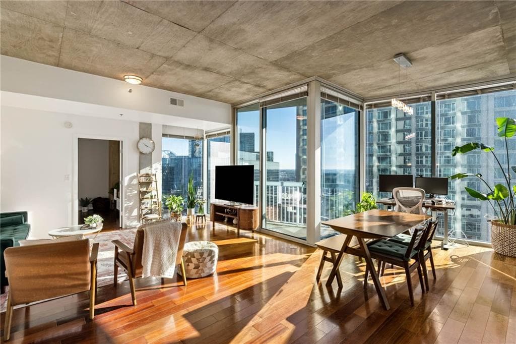 2 bedroom, 2 bathroom, 1,223 sq ft condominium sold at 3324 Peachtree Road 1201, Atlanta, GA 30326