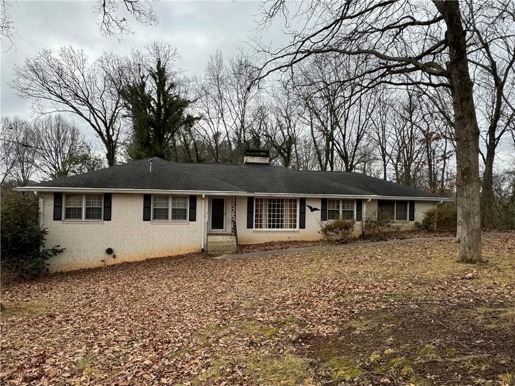 3 bedroom, 2 bathroom, 2,061 sq ft single family residence sold at 1964 Wynn Drive, Marietta, GA 30062