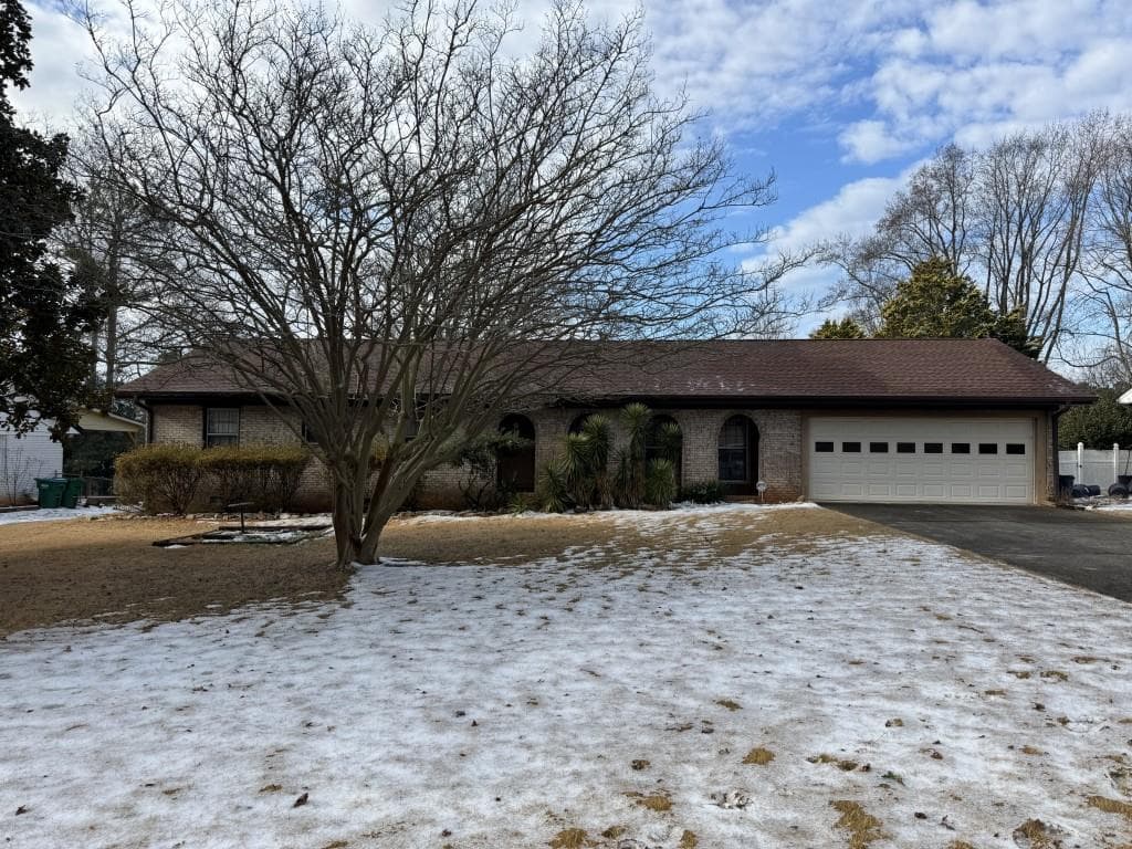 3 bedroom, 2 bathroom, 1,838 sq ft single family residence sold at 457 Castleaire Drive, Stone Mountain, GA 30087