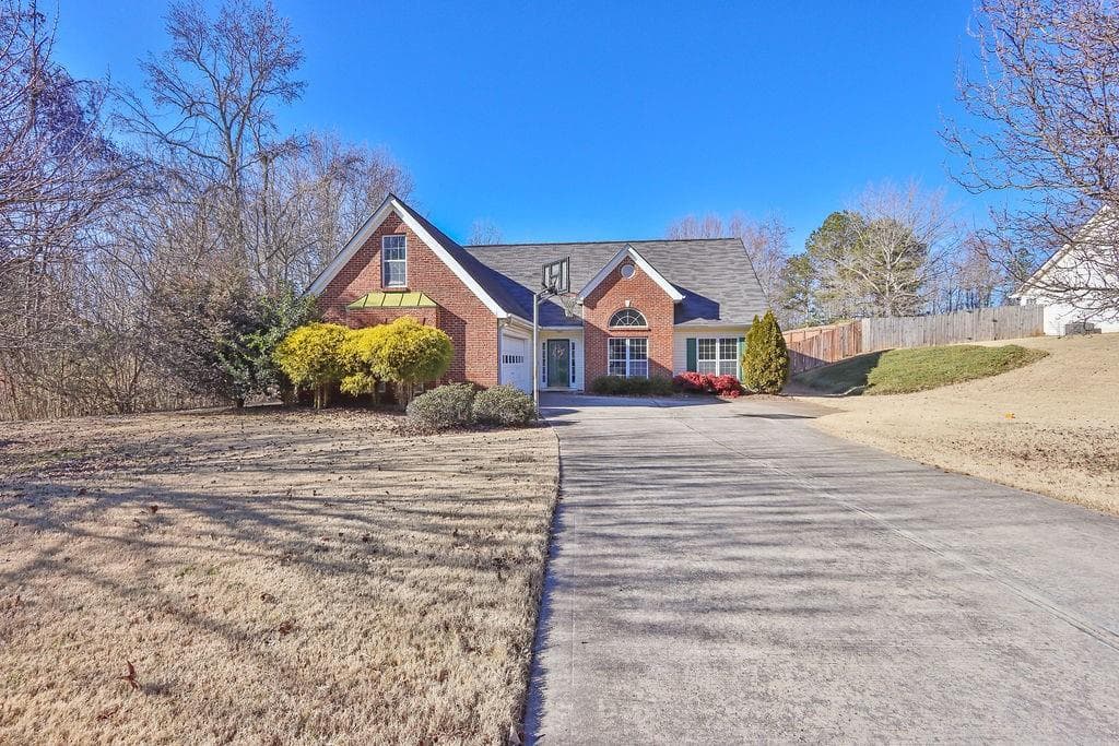 3 bedroom, 2 bathroom, 2,402 sq ft single family residence sold at 6130 Devonshire Drive, Flowery Branch, GA 30542