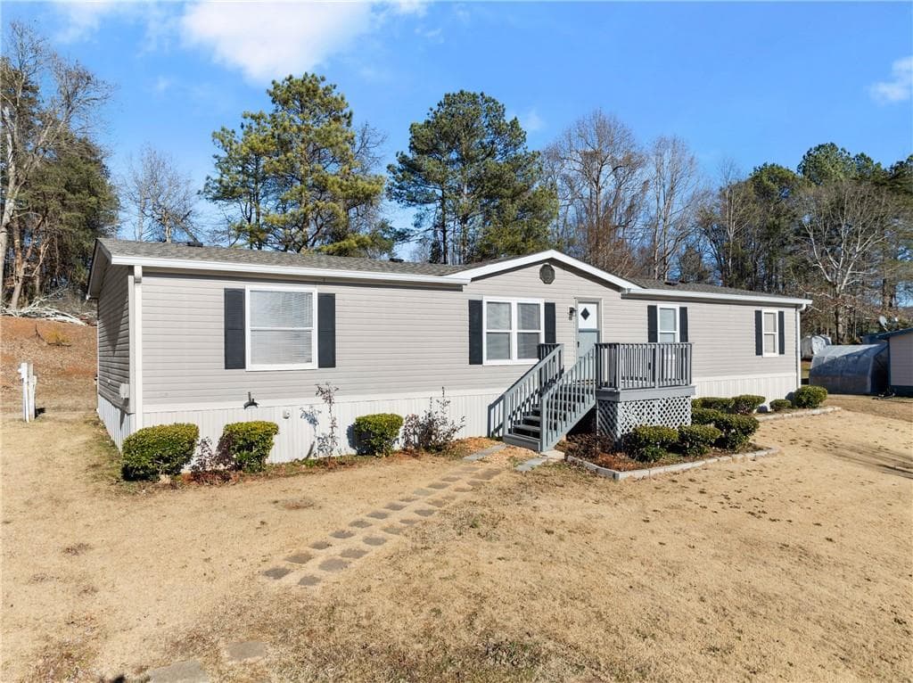 4 bedroom, 2 bathroom single family residence sold at 5065 Stoneridge Drive, Flowery Branch, GA 30542