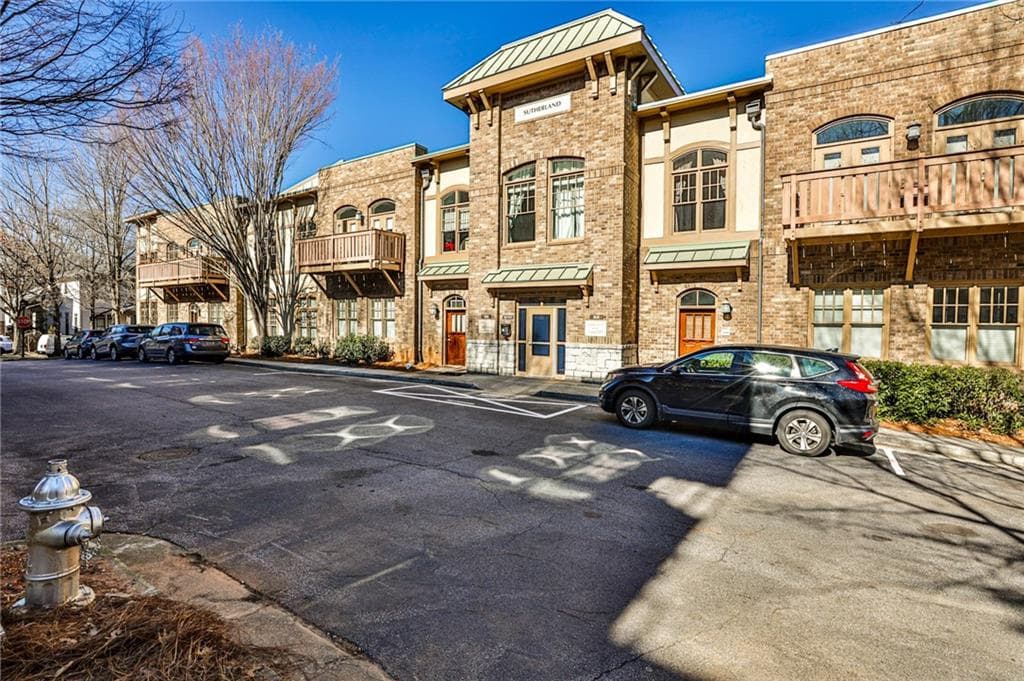 1 bedroom, 2 bathroom, 1,100 sq ft condominium sold at 1846 Gordon Manor, Atlanta, GA 30307