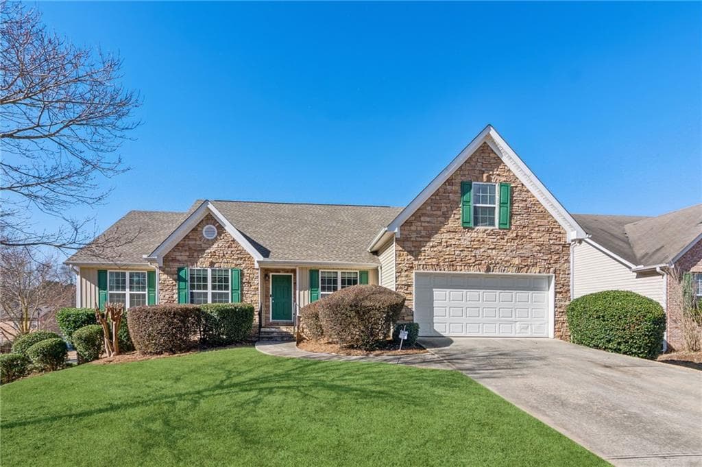 4 bedroom, 2 bathroom, 2,234 sq ft single family residence sold at 604 Landing Way, Loganville, GA 30052