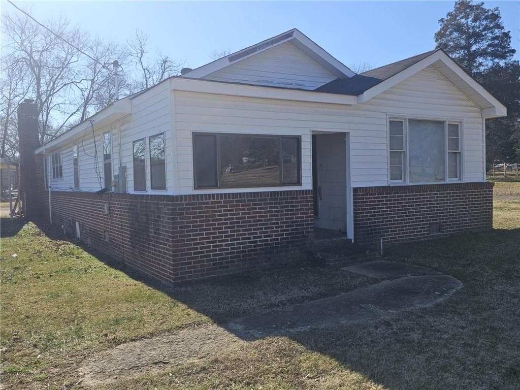 4 bedroom, 2 bathroom single family residence sold at 209 Burnett Ferry Road, Rome, GA 30165