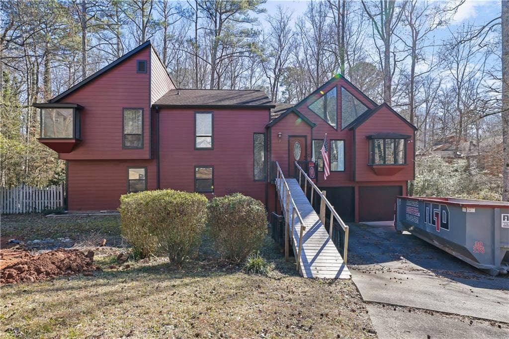 4 bedroom, 3 bathroom, 2,728 sq ft single family residence sold at 3880 Northpoint Drive, Marietta, GA 30062