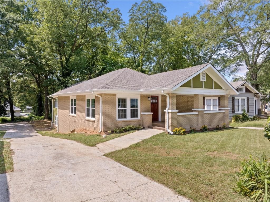 4 bedroom, 3 bathroom, 1,853 sq ft single family residence sold at 1546 Richland Road, Atlanta, GA 30311