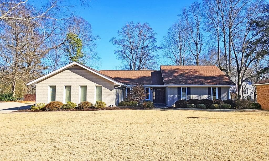4 bedroom, 3 bathroom, 3,487 sq ft single family residence sold at 350 Saddle Creek Circle, Roswell, GA 30076