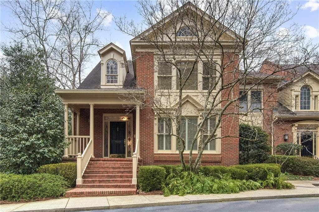 3 bedroom, 4 bathroom, 3,253 sq ft townhouse sold at 1000 Riverside Road, Roswell, GA 30076