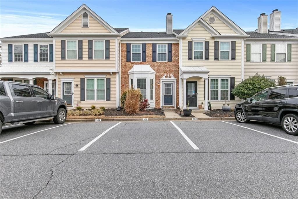 2 bedroom, 3 bathroom, 1,196 sq ft townhouse sold at 308 Devonshire Drive, Alpharetta, GA 30022