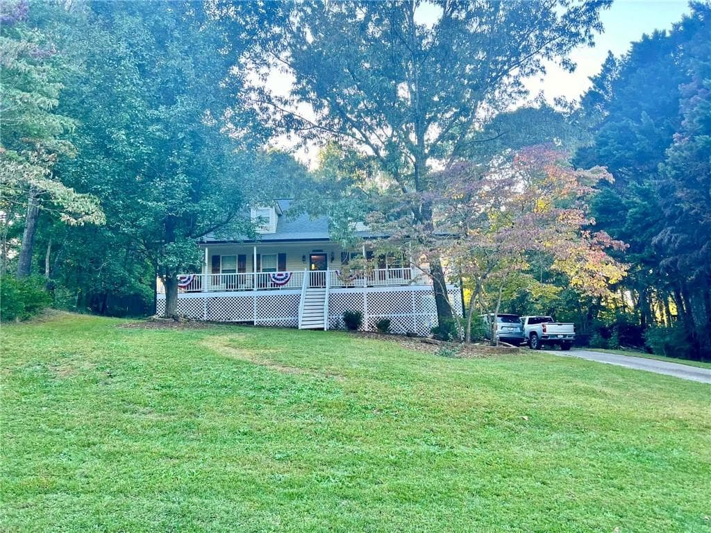 3 bedroom, 2 bathroom single family residence sold at 414 Deering Drive, Douglasville, GA 30134