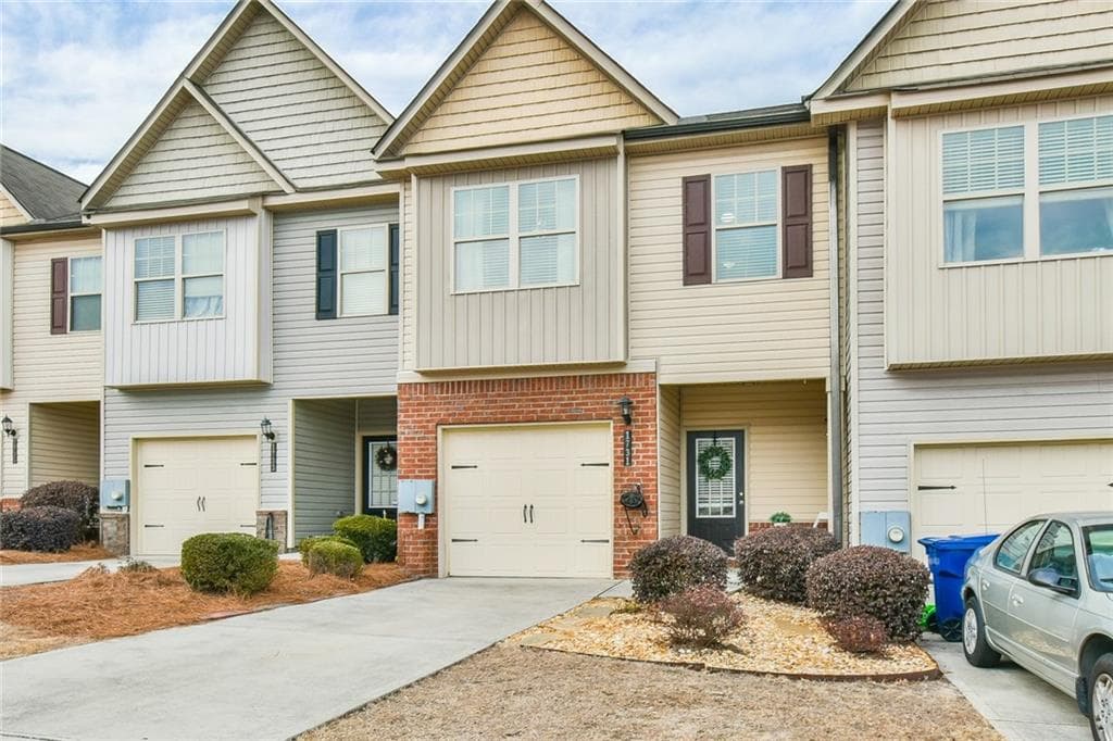 3 bedroom, 3 bathroom, 1,474 sq ft townhouse sold at 1731 Snapping Court, Winder, GA 30680