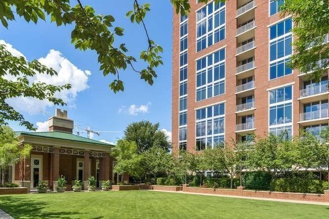 2 bedroom, 3 bathroom condominium sold at 1820 Peachtree Street 1909, Atlanta, GA 30309