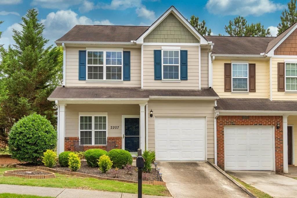 3 bedroom, 3 bathroom, 1,657 sq ft townhouse sold at 2207 Hyssop Way, Buford, GA 30519