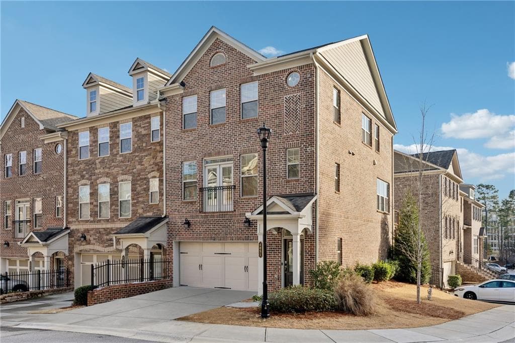 4 bedroom, 4 bathroom, 2,407 sq ft townhouse sold at 4051 Townsend Lane, Atlanta, GA 30346