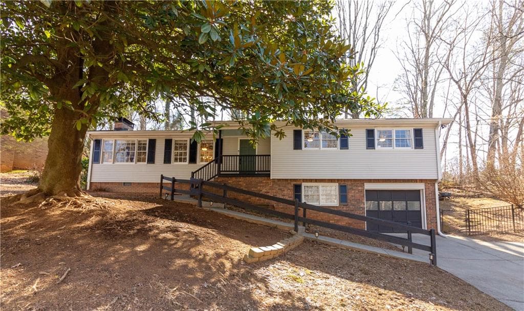 3 bedroom, 2 bathroom, 2,248 sq ft single family residence sold at 1609 Deerwood Lane, Acworth, GA 30102