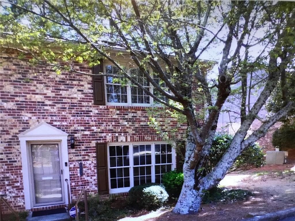 2 bedroom, 3 bathroom, 1,593 sq ft condominium sold at 2411 Northlake Court, Atlanta, GA 30345