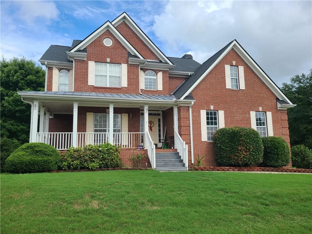 6 bedroom, 4 bathroom single family residence sold at 100 Meadow Lake Drive, Carrollton, GA 30116
