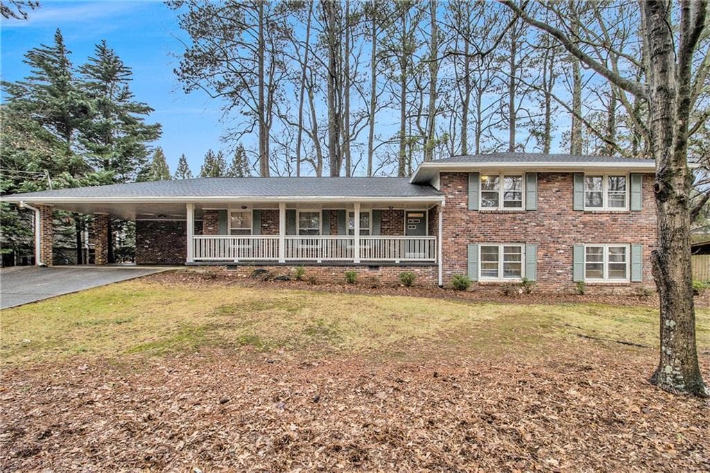 4 bedroom, 3 bathroom single family residence sold at 2791 Ponderosa Circle, Decatur, GA 30033
