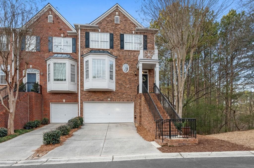 5 bedroom, 4 bathroom townhouse sold at 1727 Highlands View, Smyrna, GA 30082