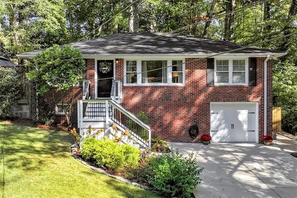 4 bedroom, 2 bathroom, 1,744 sq ft single family residence sold at 2735 Stonecreek Road, Smyrna, GA 30080