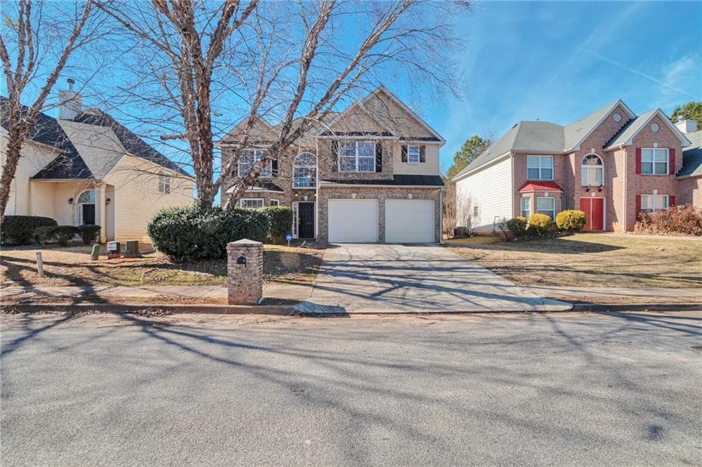 3 bedroom, 3 bathroom, 2,393 sq ft single family residence sold at 184 Hawken Trail, Mcdonough, GA 30253